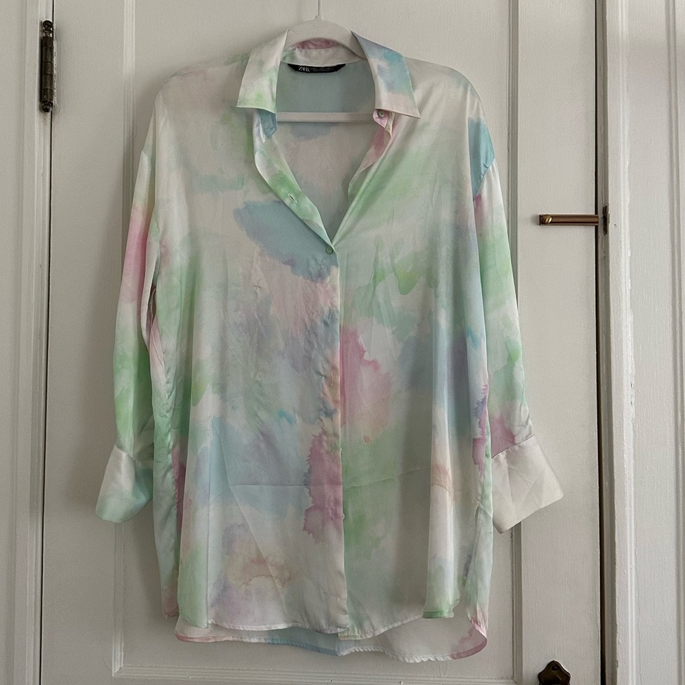 Zara oversized watercolor button up xs
